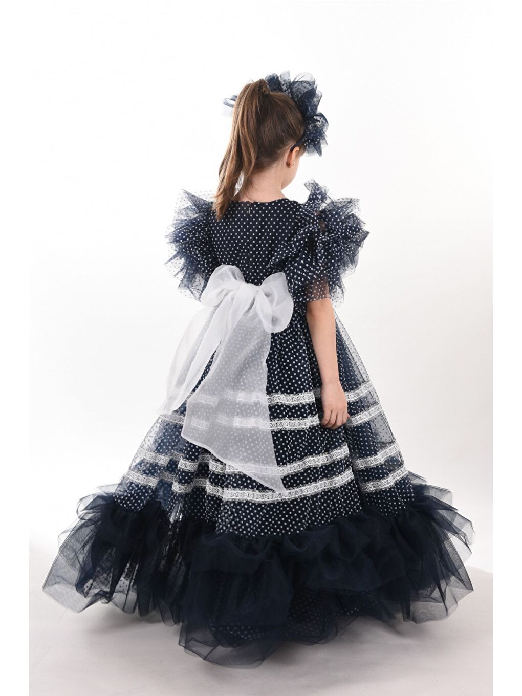 Beyaz Özel Tasarım Kız Çocuk Taçlı Abiye Puantiyeli Uzun Elbise_M2348-3