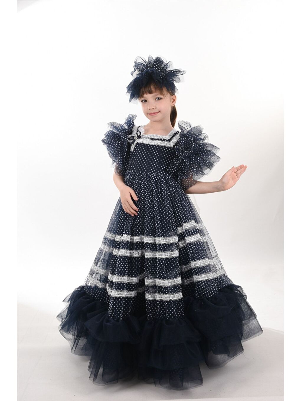 Beyaz Özel Tasarım Kız Çocuk Taçlı Abiye Puantiyeli Uzun Elbise_M2348-5