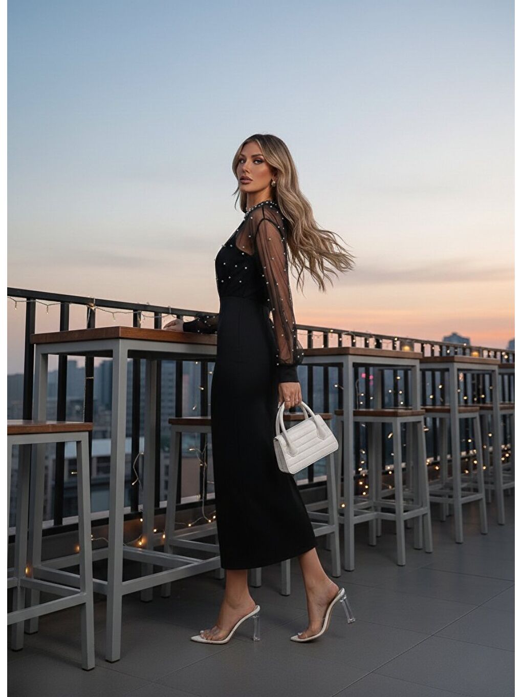 Siyah Kadın Uzun Kollu Halka Yaka Tül Inci Detaylı Uzun Ithal Krep Elbise-1