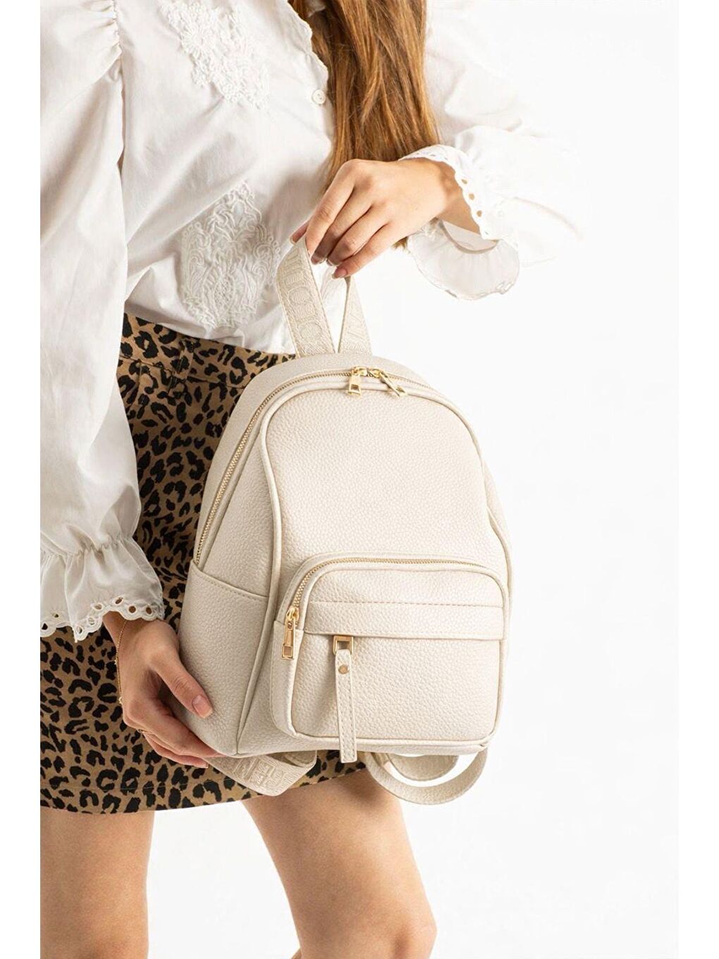 Ekru Sane Çok Cepli Yumuşak Dokulu Kadın Sırt Çantası BP-4865S