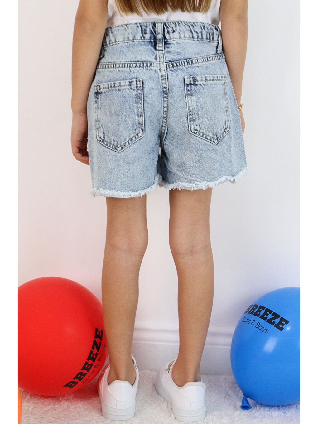 Kız Çocuk Şort Jean Papatya Nakışlı Paçası Püskül Detaylı Açık Mavi (5-9 Yaş)-2