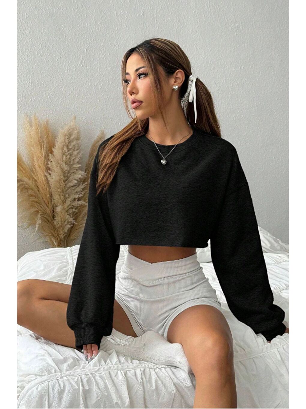 Kadın Siyah Oversize Crop Bisiklet Yaka Şardonlu Sweatshirt-4