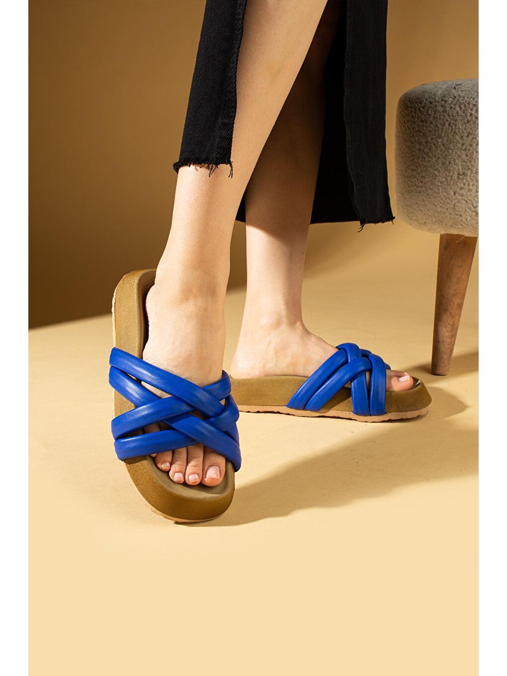 Mavi Yüksek Taban Çapraz Kalın Bantlı Kadın Terlik 78-556-24