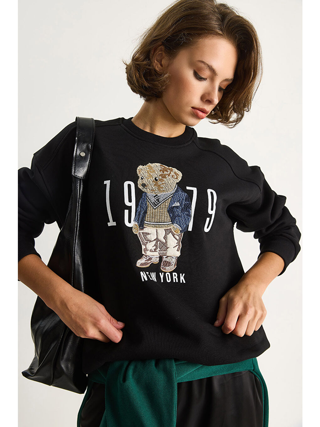 Siyah Kadın Bisiklet Yaka Teddy Nakış Detaylı Sweat-2