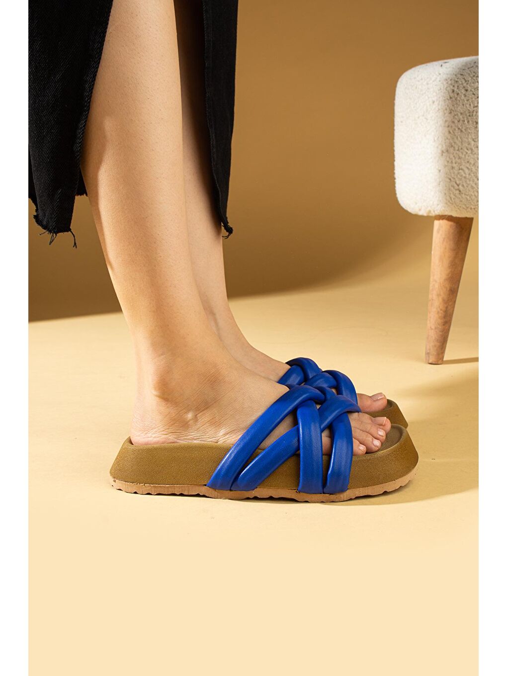Mavi Yüksek Taban Çapraz Kalın Bantlı Kadın Terlik 78-556-24-1