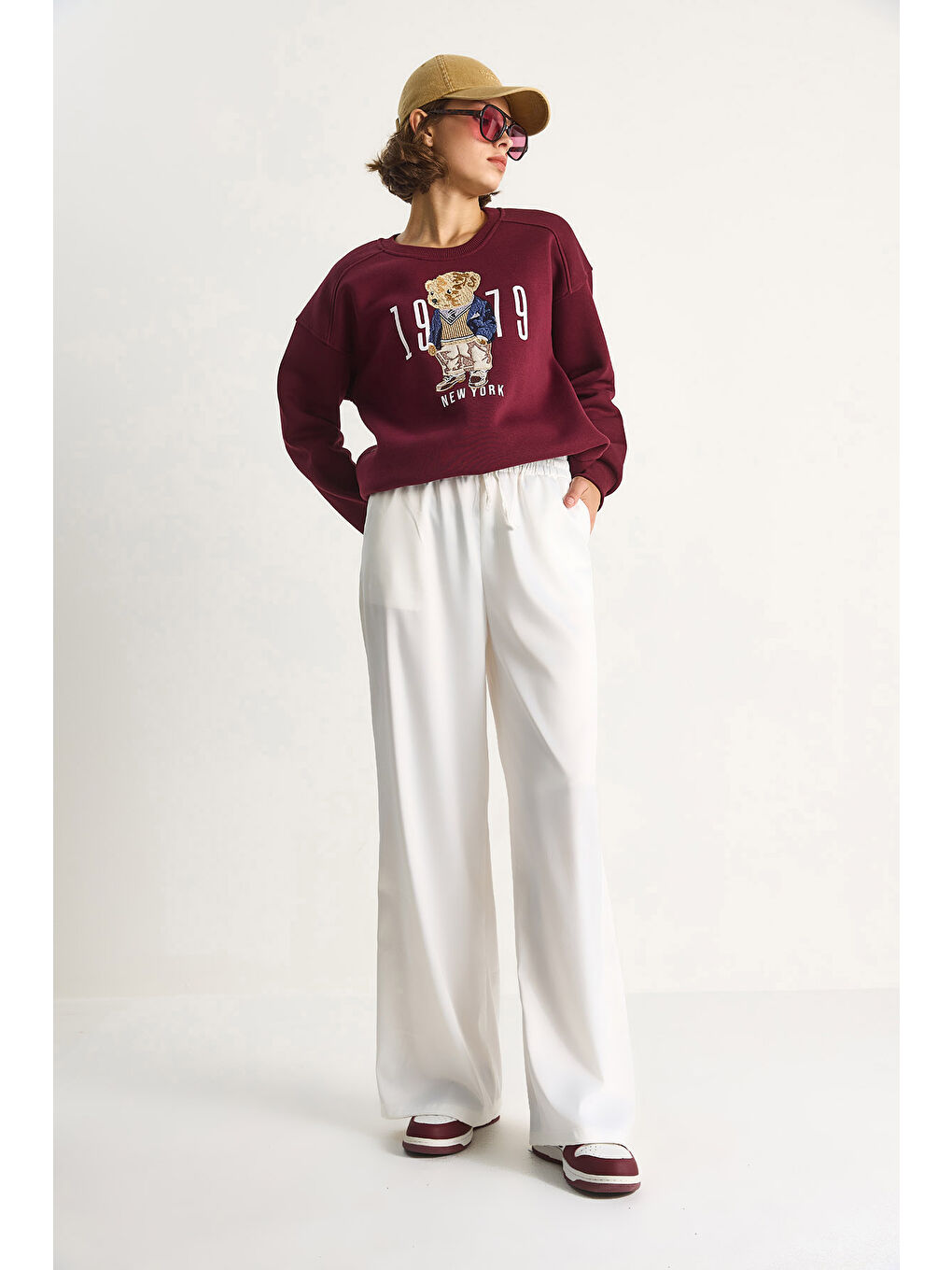 Beyaz Kadın Yüksek Bel Beli Lastikli Saten Bol Paça Pantolon-1