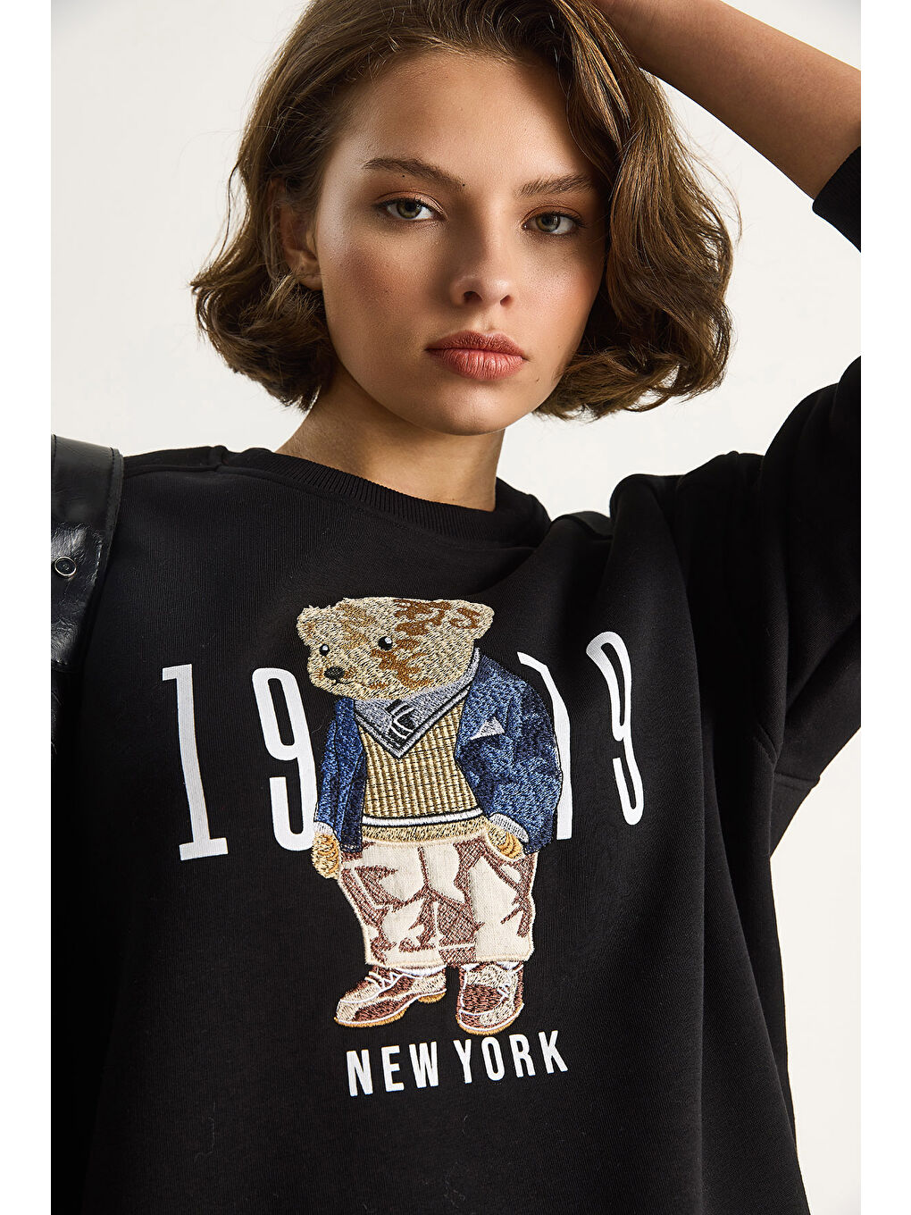 Siyah Kadın Bisiklet Yaka Teddy Nakış Detaylı Sweat-4