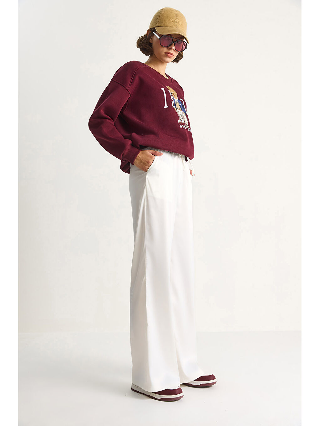 Beyaz Kadın Yüksek Bel Beli Lastikli Saten Bol Paça Pantolon-2