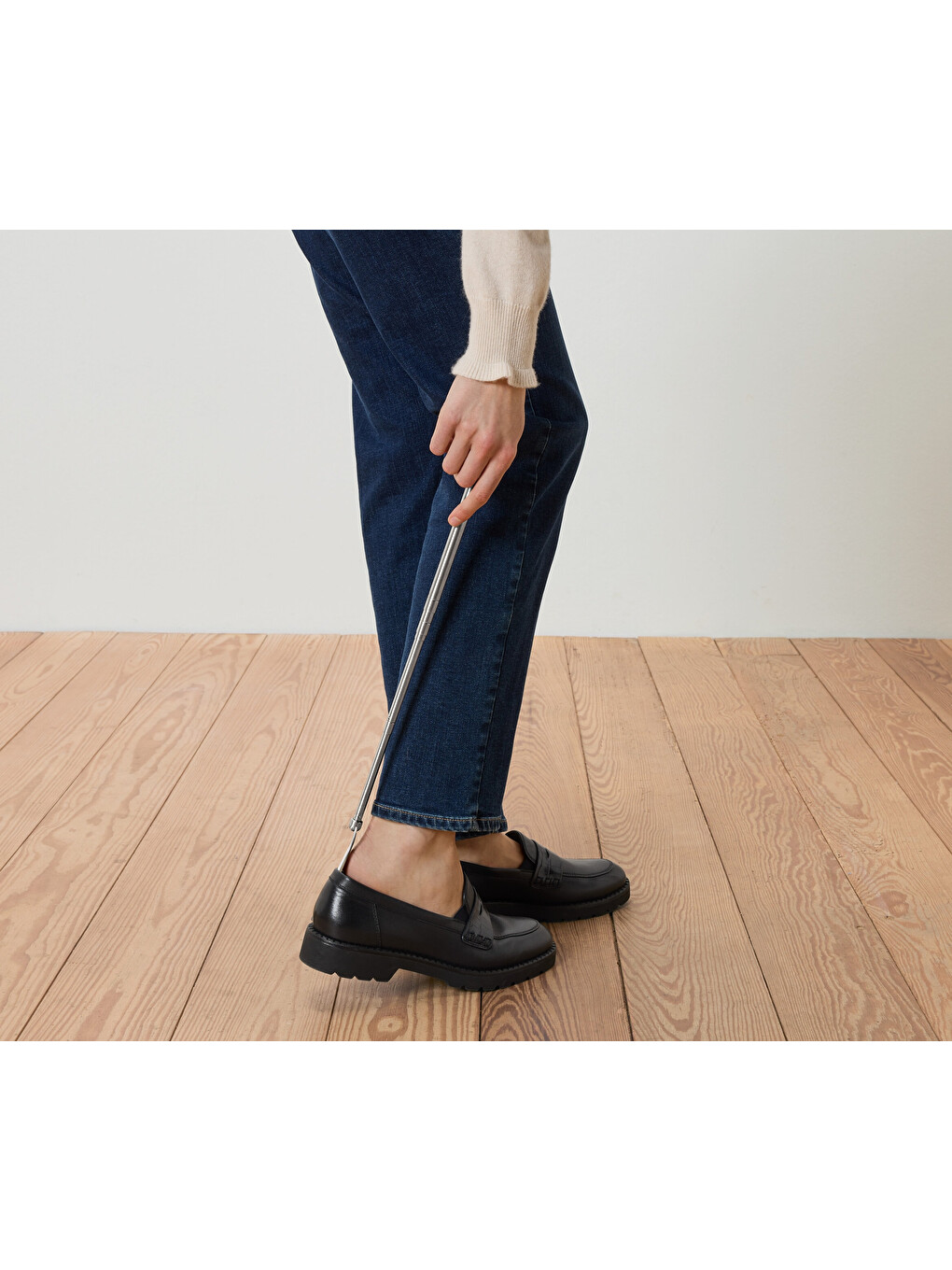 Gri Teleskopik Ayakkabı Çekeceği Gümüş-1