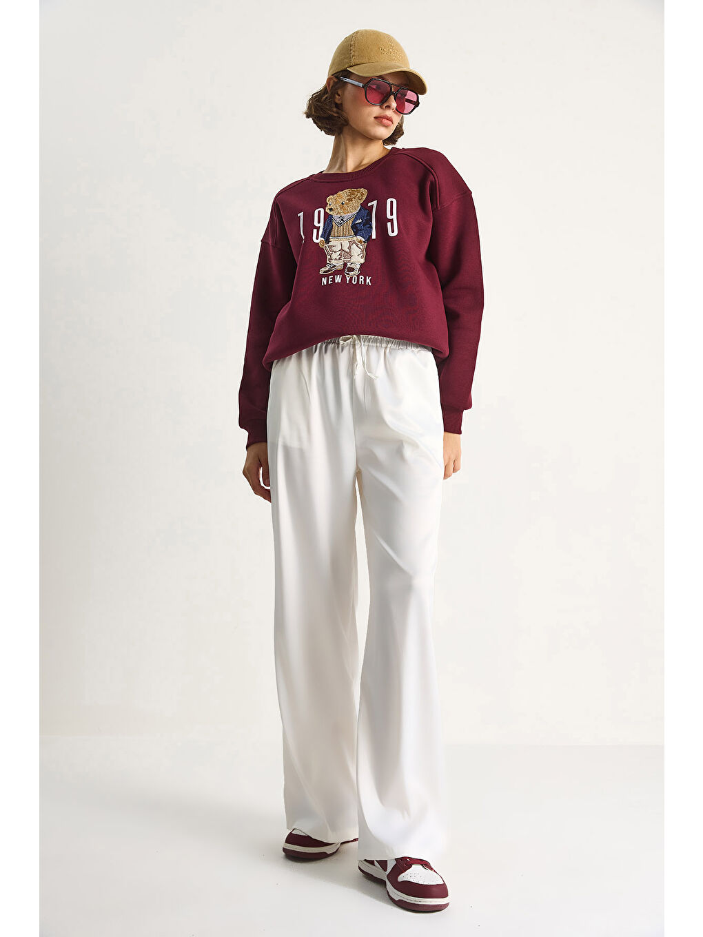 Beyaz Kadın Yüksek Bel Beli Lastikli Saten Bol Paça Pantolon-3