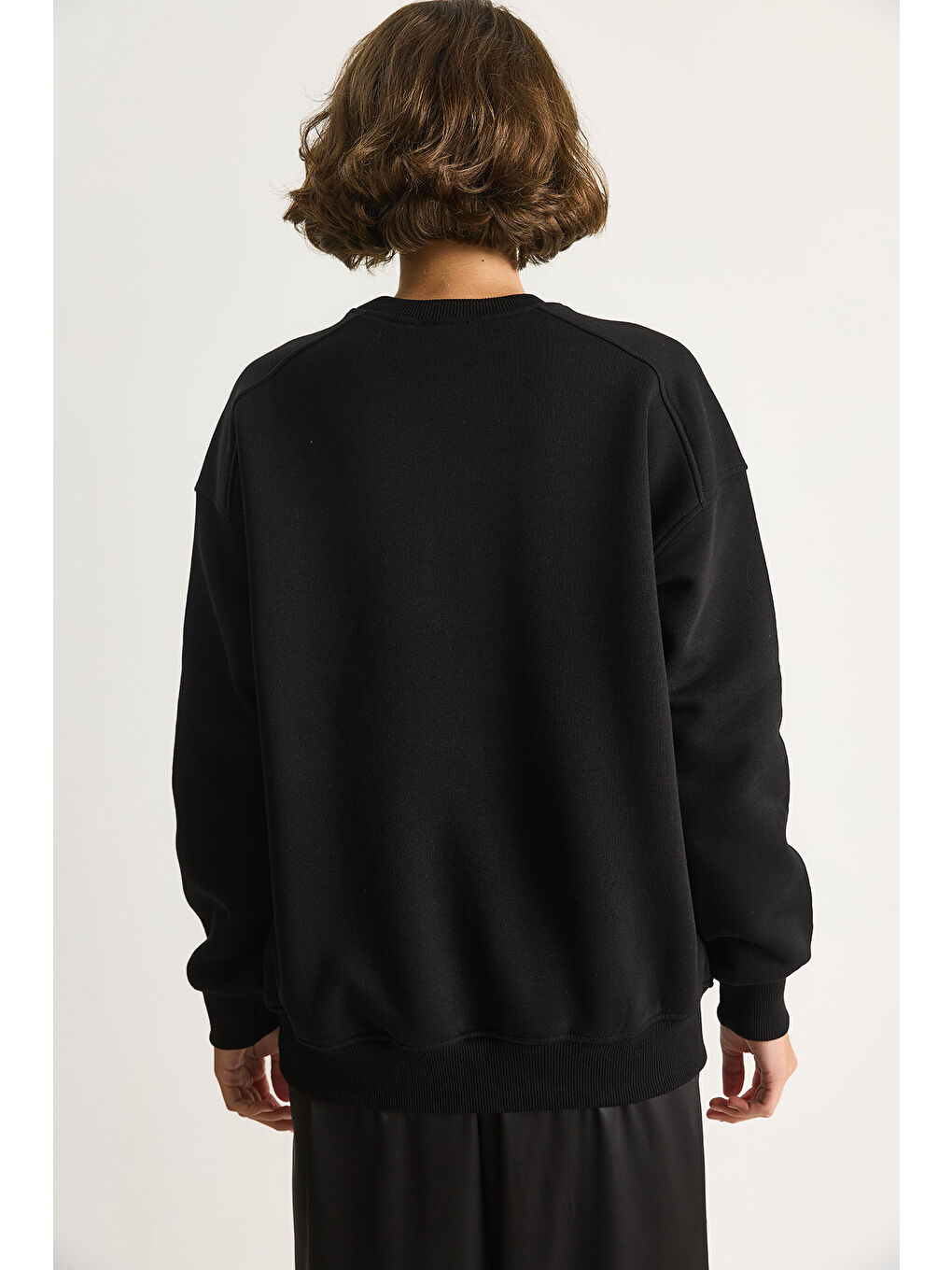 Siyah Kadın Bisiklet Yaka Teddy Nakış Detaylı Sweat-5