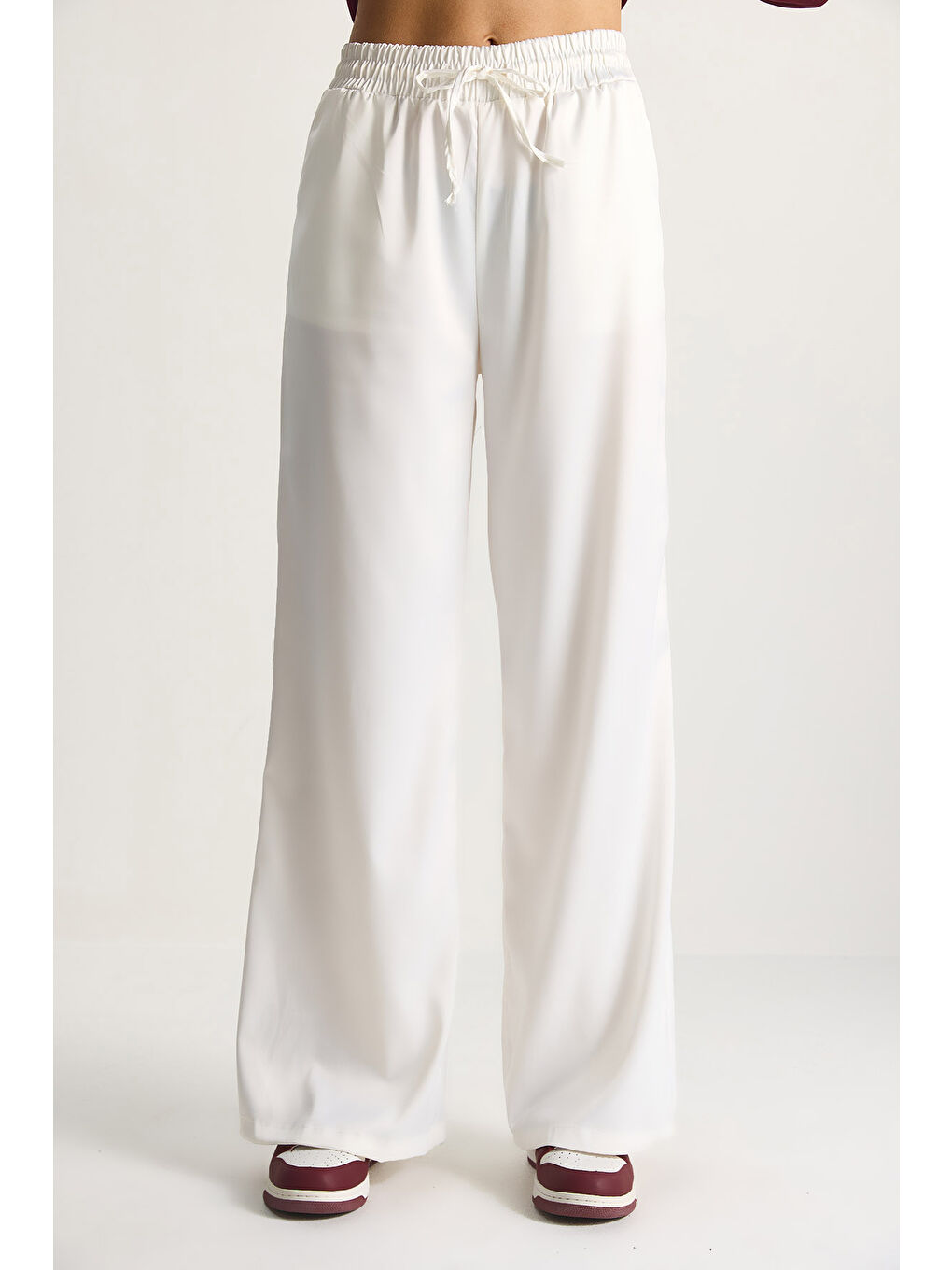 Beyaz Kadın Yüksek Bel Beli Lastikli Saten Bol Paça Pantolon-5