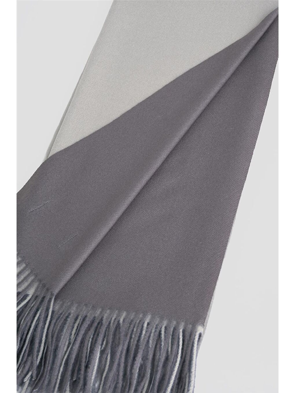 Püsküllü Akrilik Atkı Gri-2