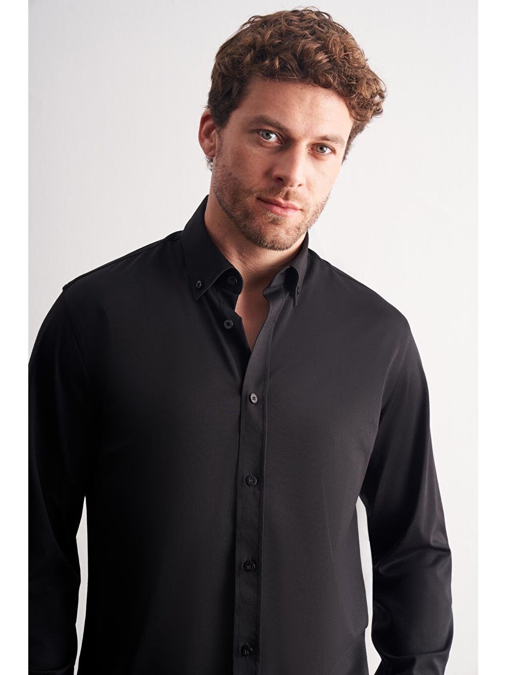 Siyah Düğmeli Yaka Örme Uzun Kol Performans Ürün Slim Fit Esnek Gömlek 1004255270-3
