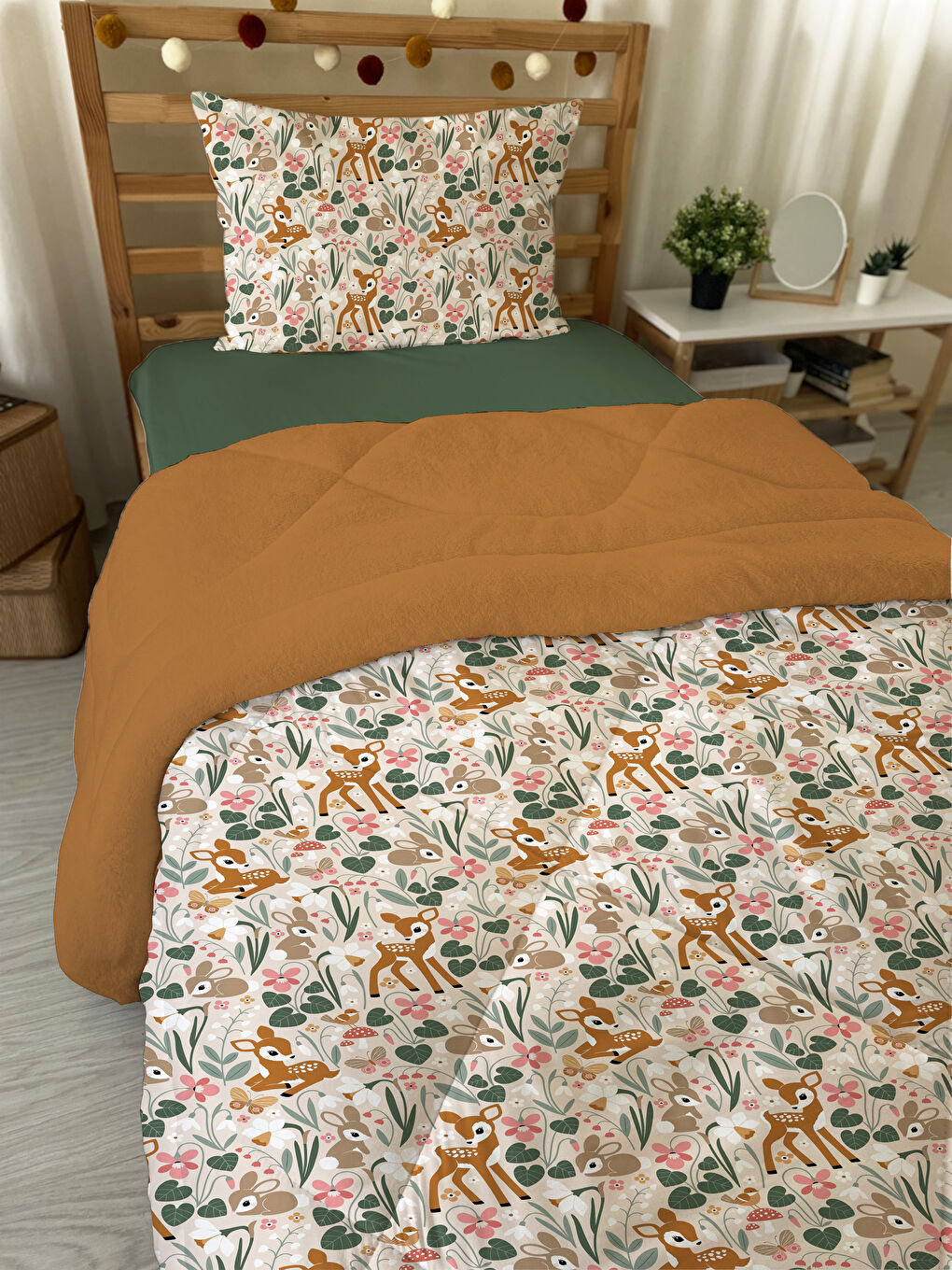 Karışık Minik Geyikler Desenli Tek Kişilik Pelüş Yorgan Uyku Seti  160x220 cm-1