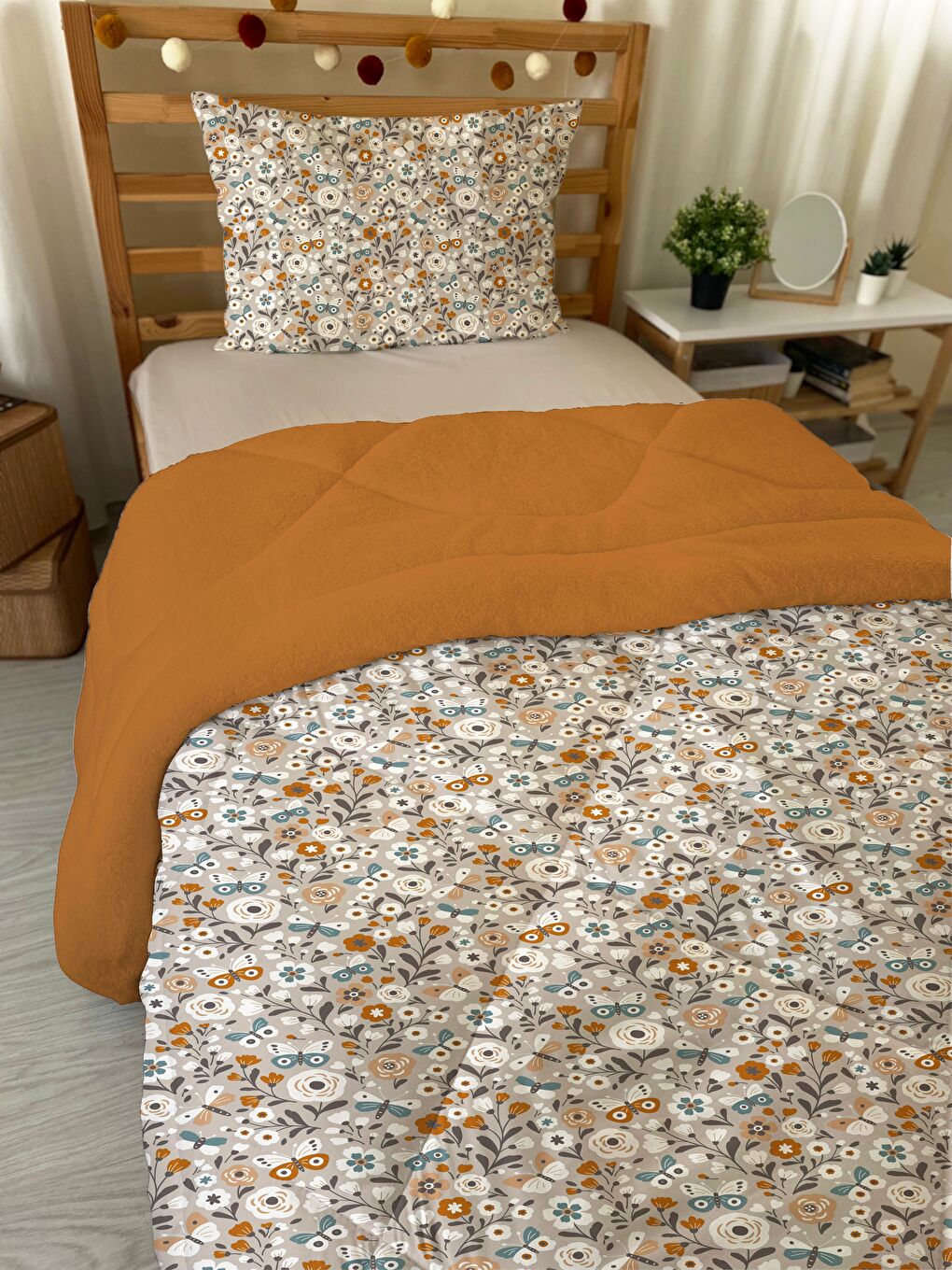 Karışık Minik Çiçekler Desenli Tek Kişilik Pelüş Yorgan Uyku Seti  160x220 cm-1
