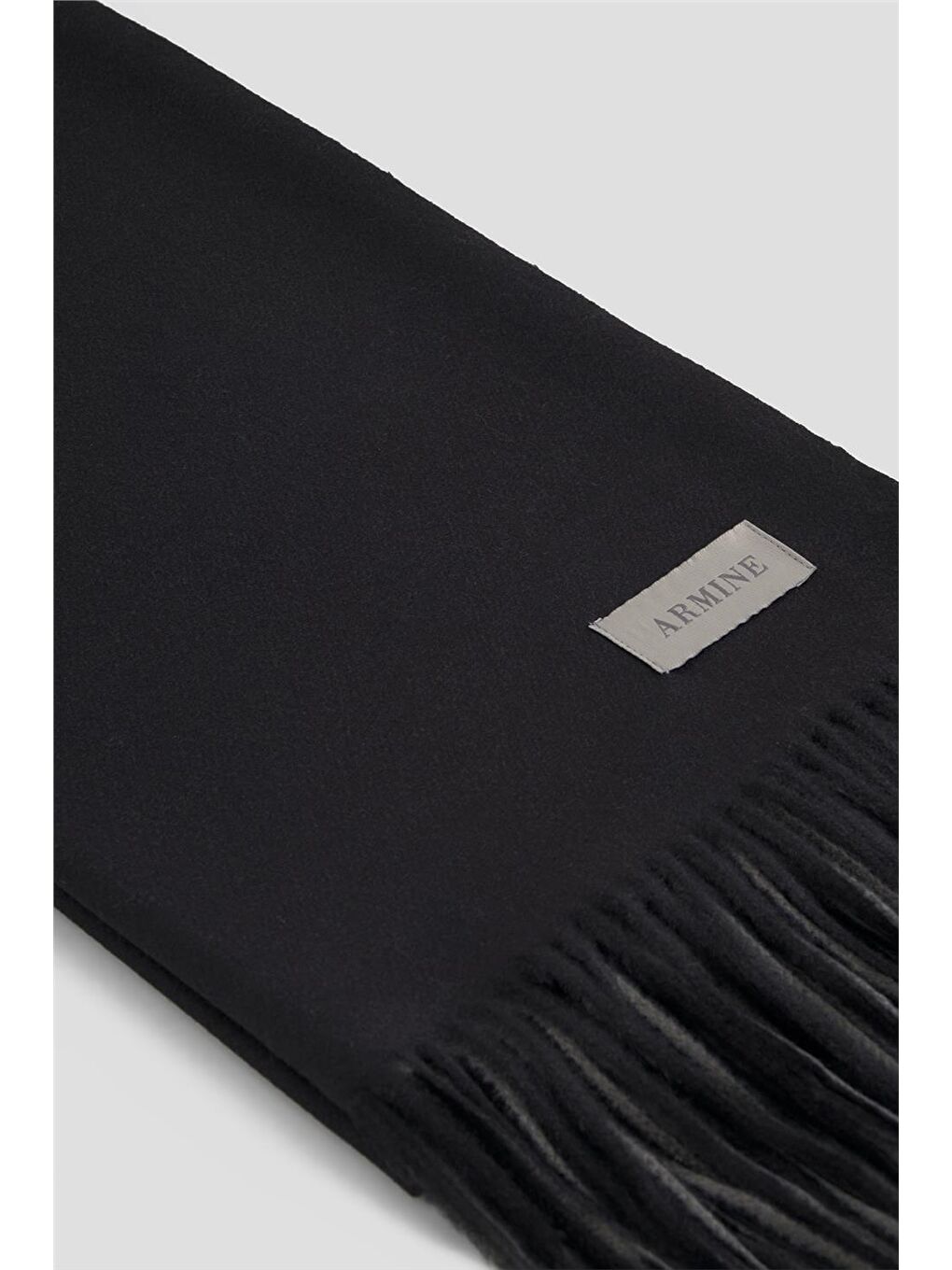 Püsküllü Akrilik Atkı Siyah-1