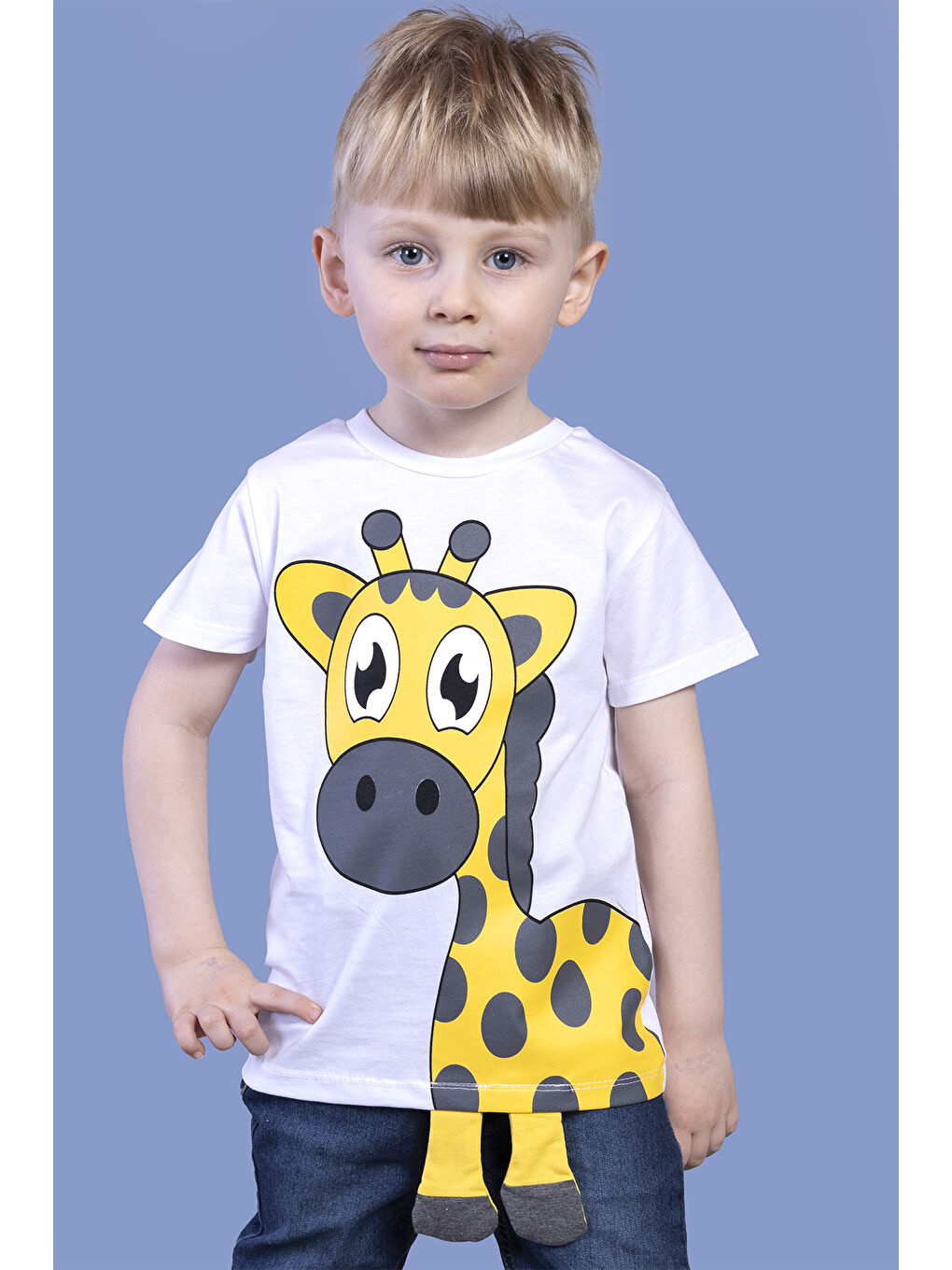 Beyaz Erkek Çocuk Zürafa Baskılı Tişört