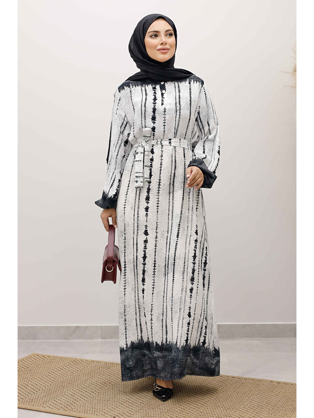 Batik Desenli Viskon Elbise TSD250229 Siyah