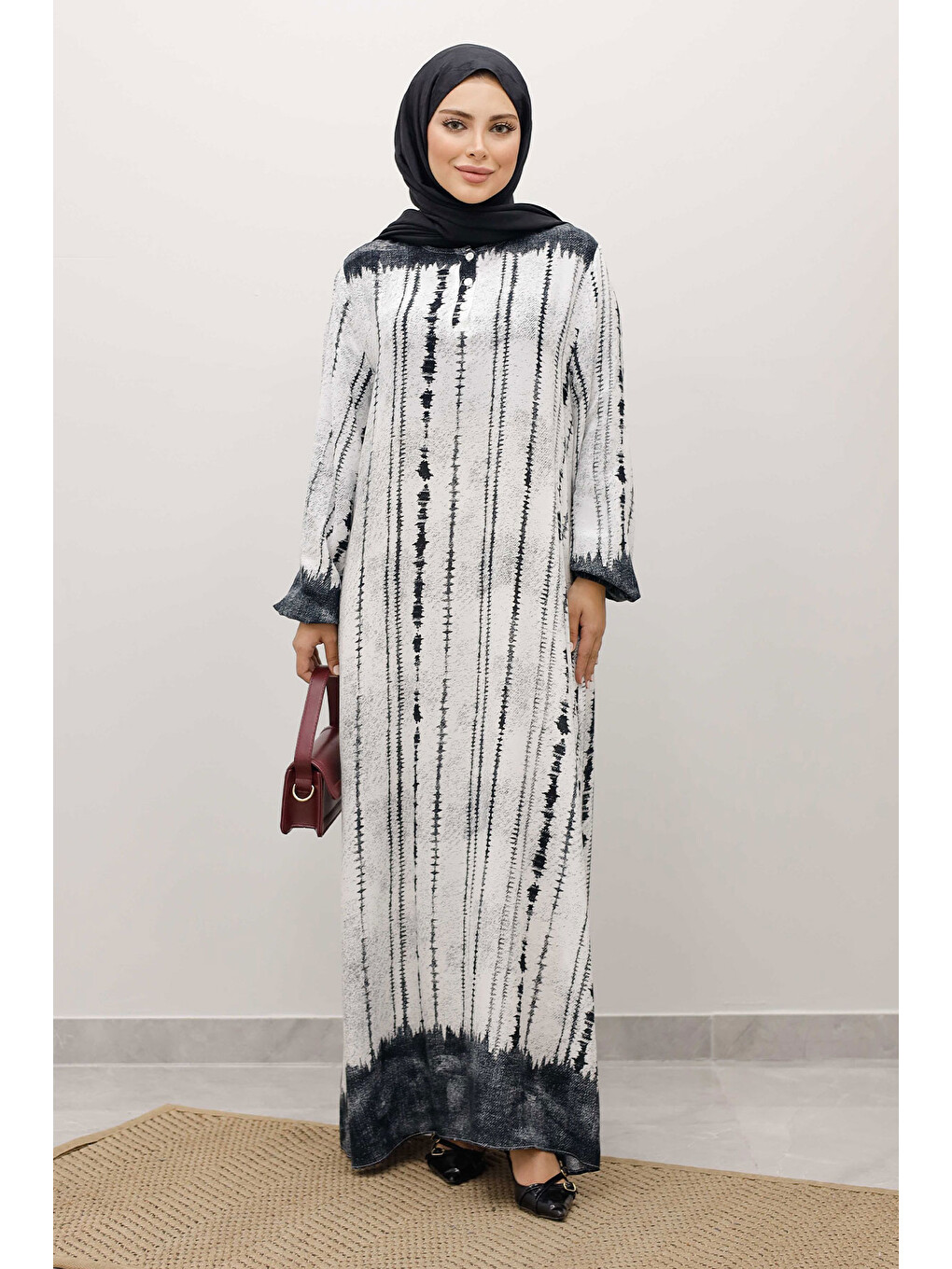 Batik Desenli Viskon Elbise TSD250229 Siyah-4