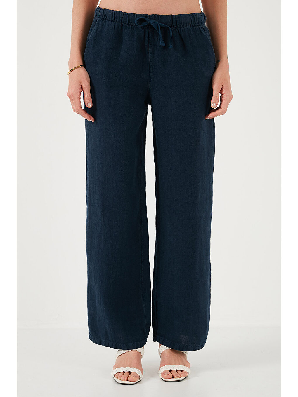 Lela Lacivert Relaxed Fit Normal Bel Geniş Paça Çift Cepli Keten Pantolon 668Yp4991 - 2