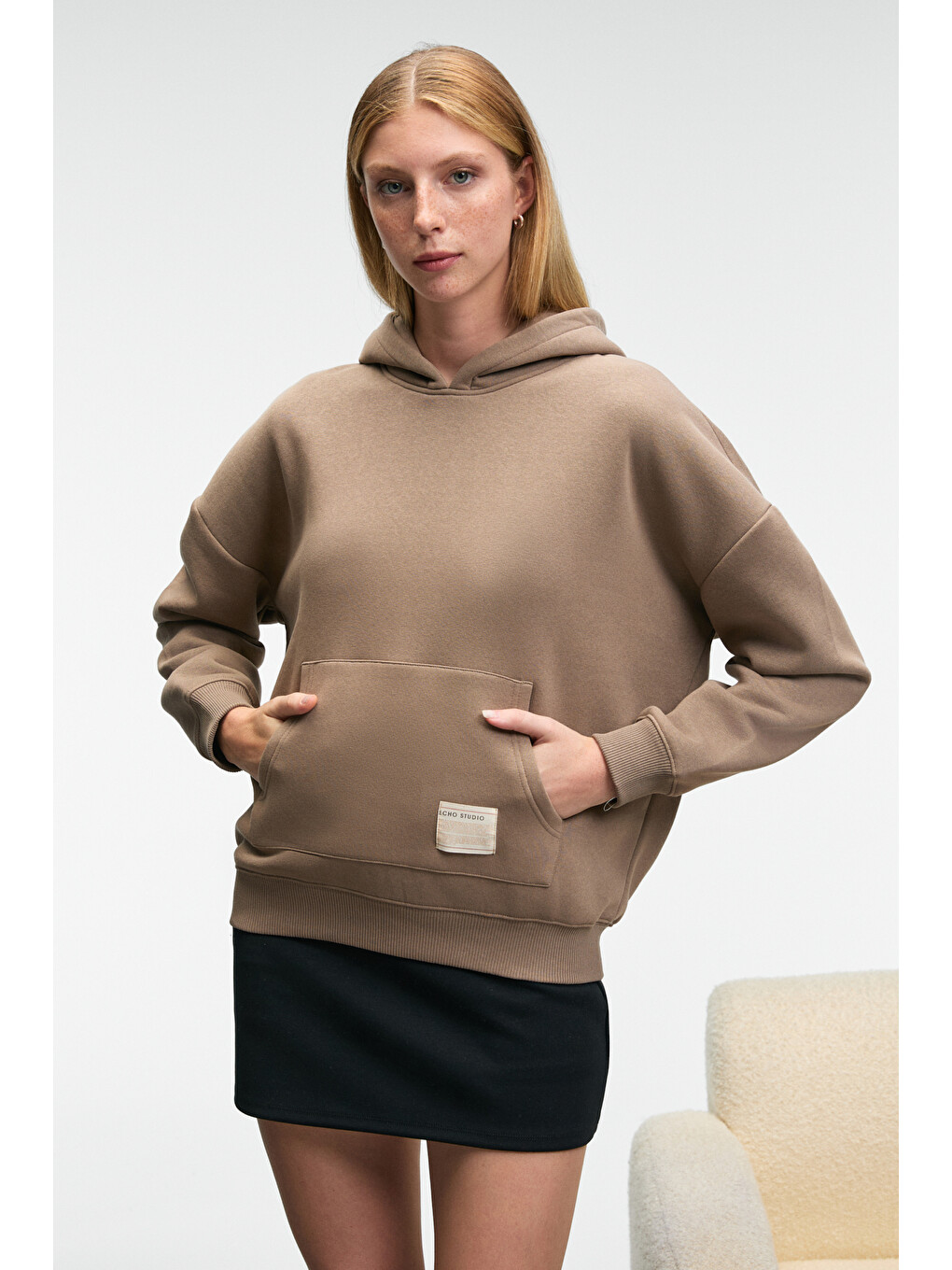 Bej Clarıe Kadın Organik Pamuklu Oversize Kanguru Cepli Kapüşonlu Vizon Sweatshirt-3