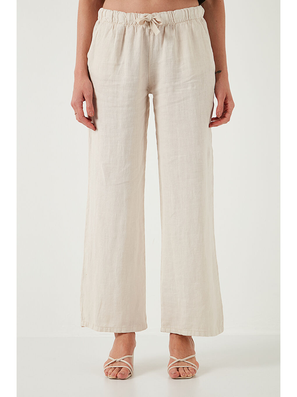 Bej Relaxed Fit Normal Bel Geniş Paça Çift Cepli Keten Pantolon 668Yp4991-2