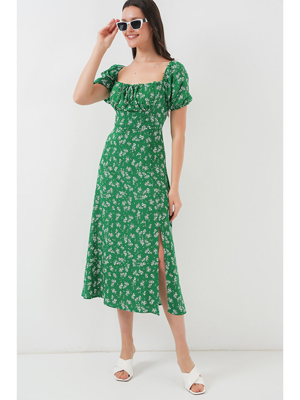 2387 Yırtmaç Detaylı Elbise - Zümrüt Yeşili-1