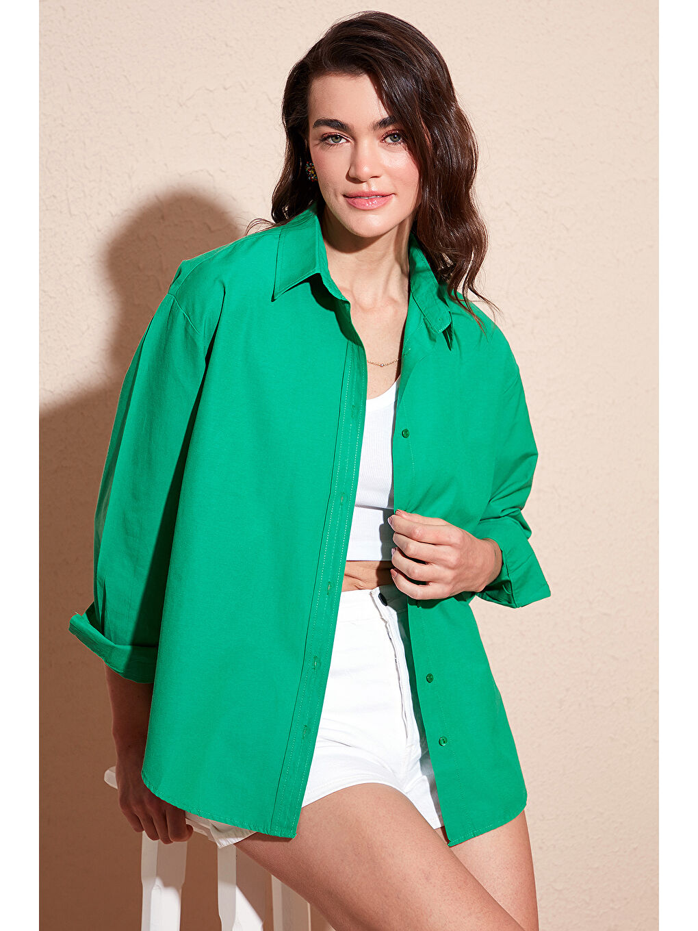 Yeşil Pamuklu Regular Fit Önü Kısa Arkası Uzun Oval Kesim Gömlek Cf25S163867