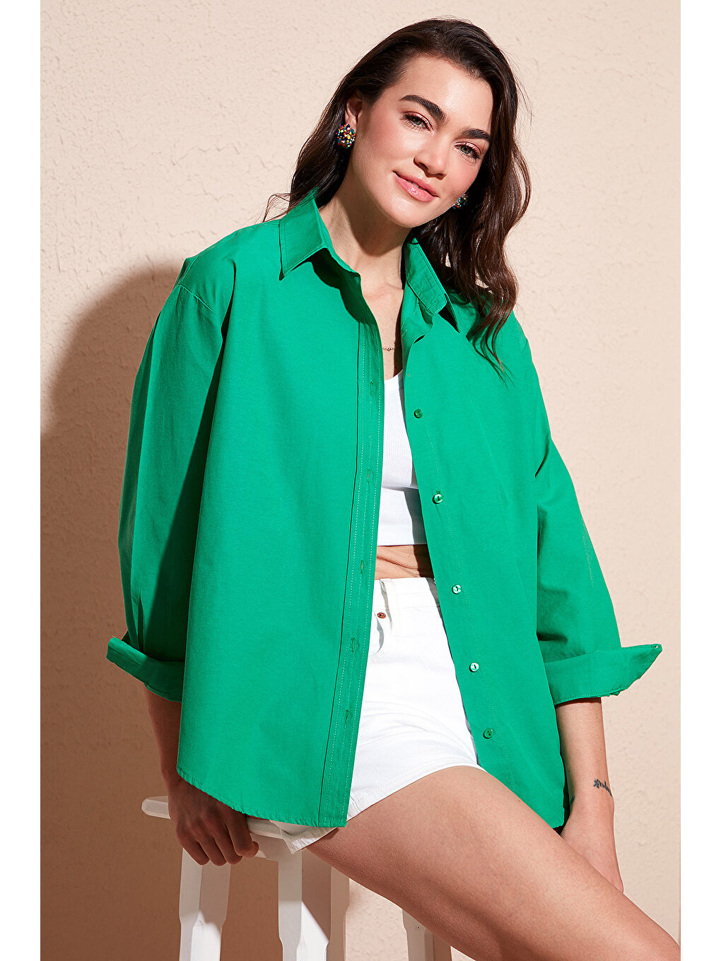 Yeşil Pamuklu Regular Fit Önü Kısa Arkası Uzun Oval Kesim Gömlek Cf25S163867-1