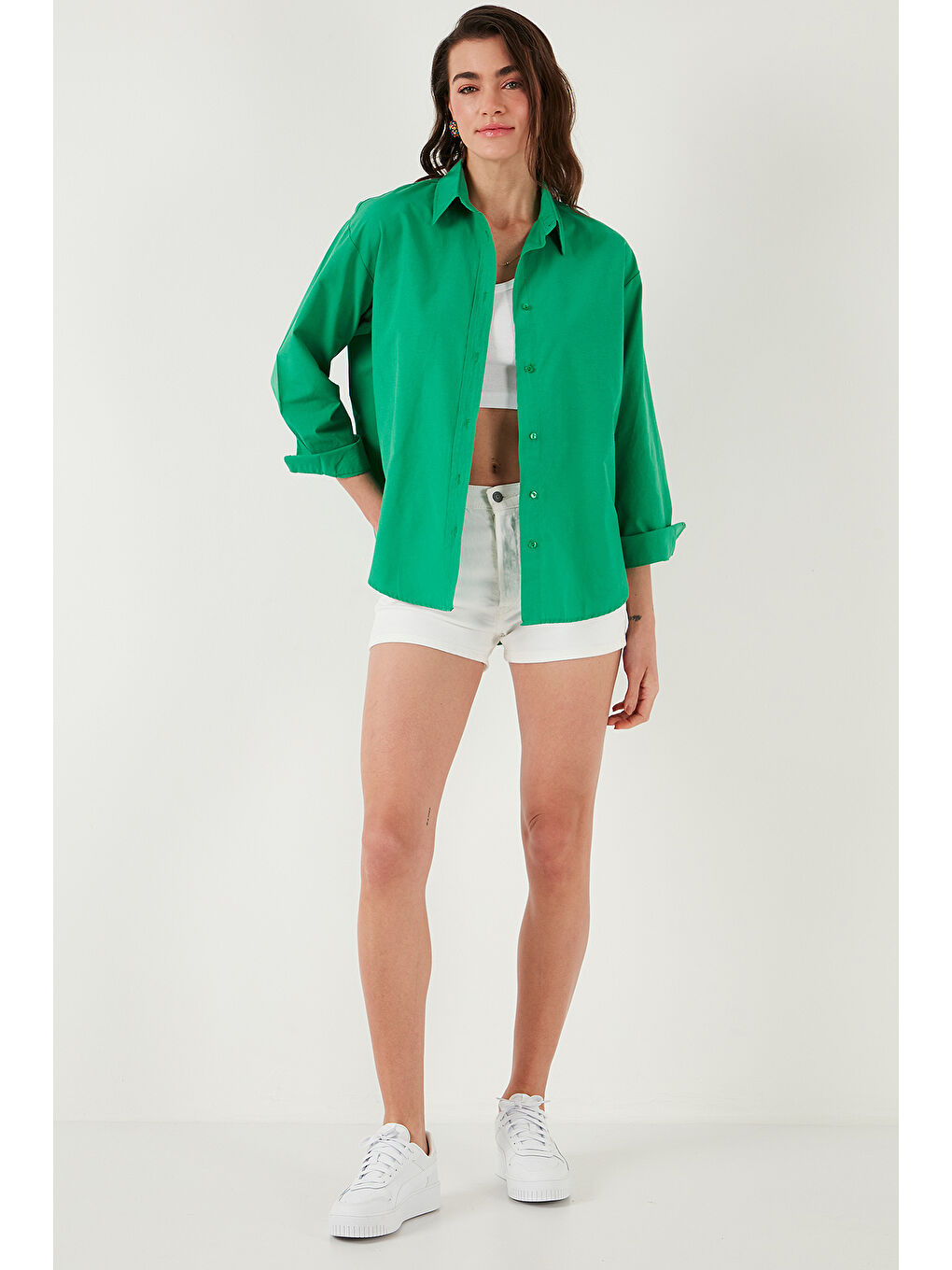 Yeşil Pamuklu Regular Fit Önü Kısa Arkası Uzun Oval Kesim Gömlek Cf25S163867-2