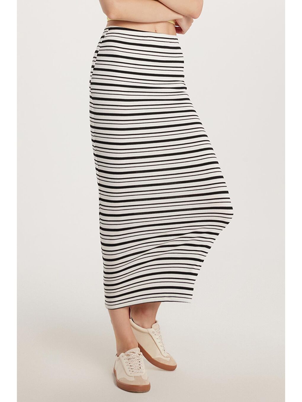 Karışık Kadın Slim Fit Viskon Çizgili Normal Bel Etek