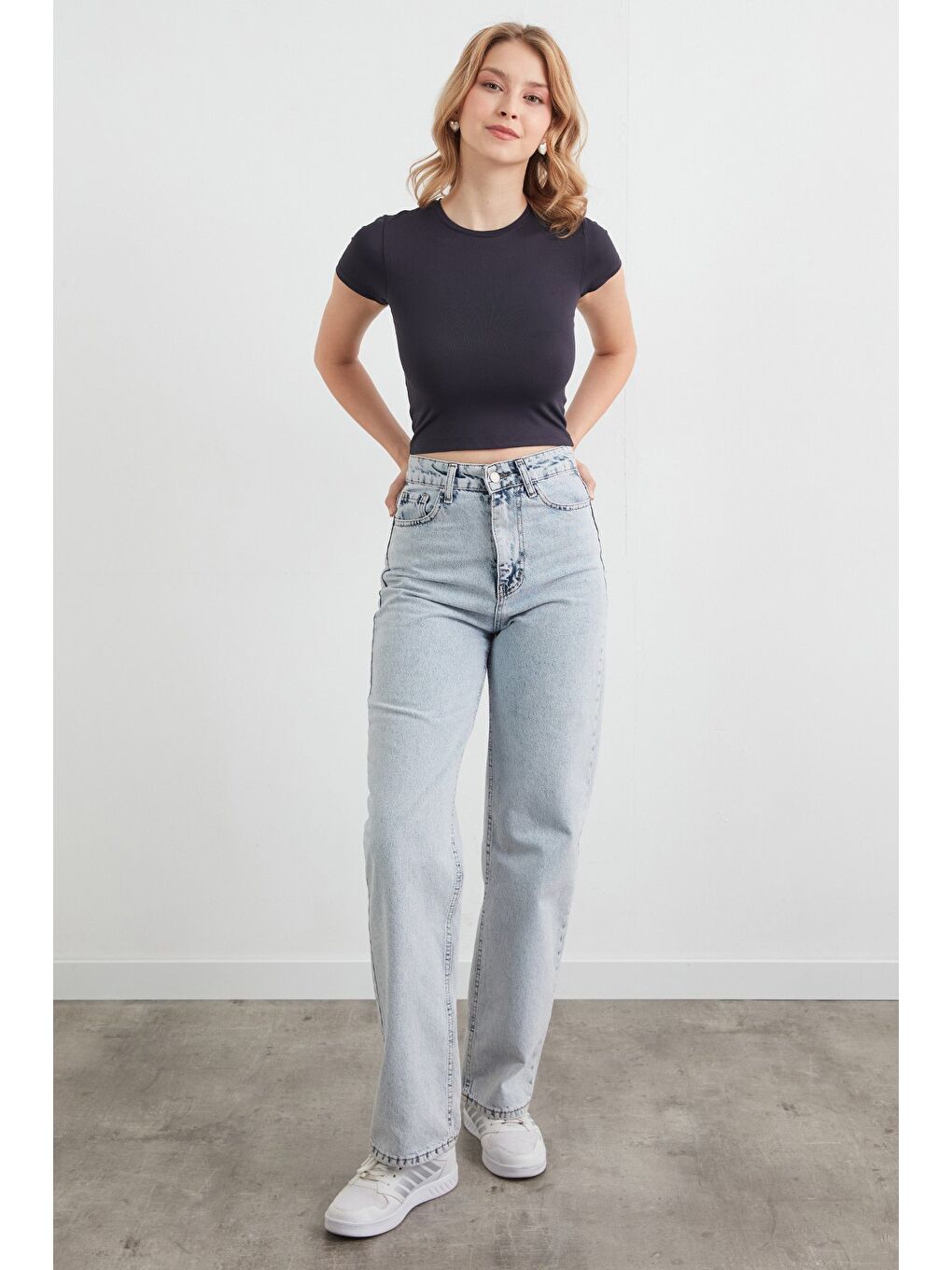 Antrasit Basic Bisiklet Yaka Crop Tişört-1