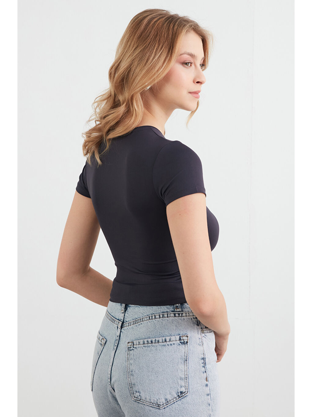 Antrasit Basic Bisiklet Yaka Crop Tişört-2