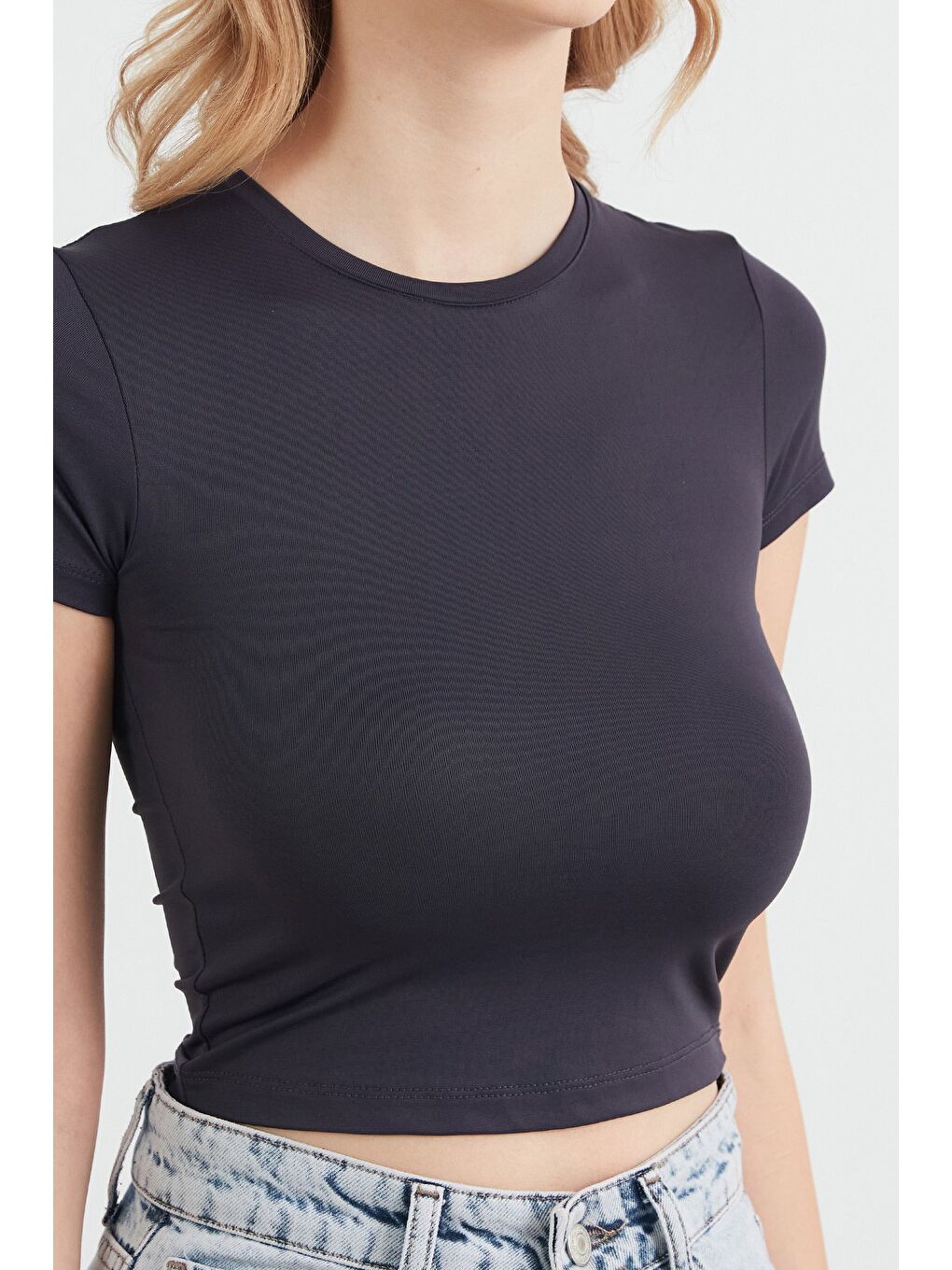 Antrasit Basic Bisiklet Yaka Crop Tişört-4