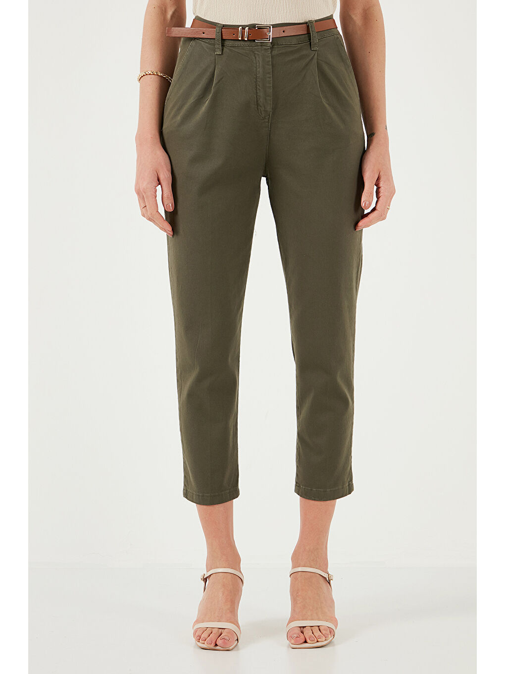 Haki Streç Pamuklu Regular Fit Yüksek Bel Düz Kısa Paça Kemerli Pantolon 668Yp5335-1