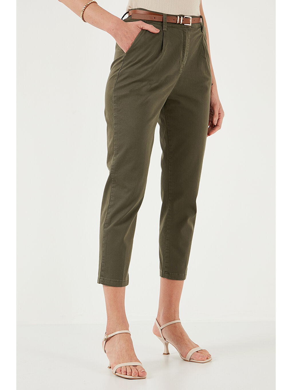 Haki Streç Pamuklu Regular Fit Yüksek Bel Düz Kısa Paça Kemerli Pantolon 668Yp5335-3