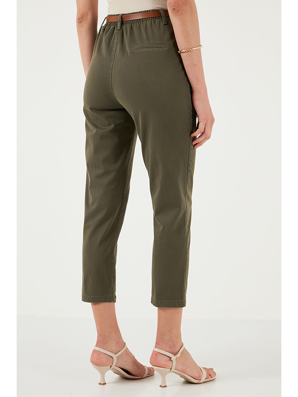 Haki Streç Pamuklu Regular Fit Yüksek Bel Düz Kısa Paça Kemerli Pantolon 668Yp5335-5