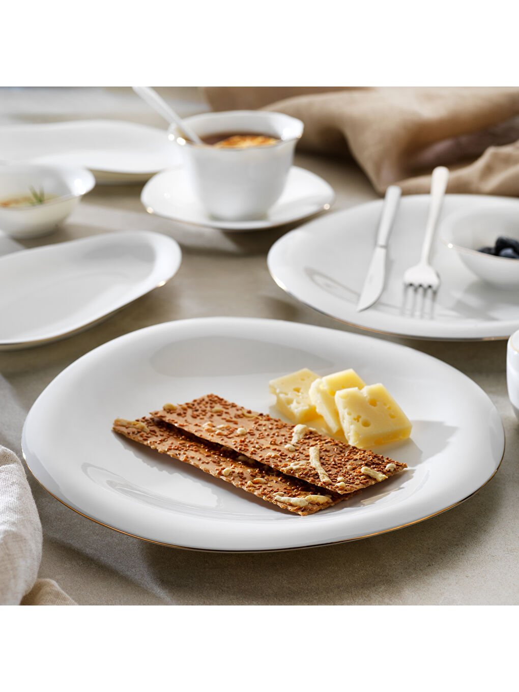 Beyaz Superfine Bone Elixir Kahvaltı Takımı 32 Parça-Gold-1