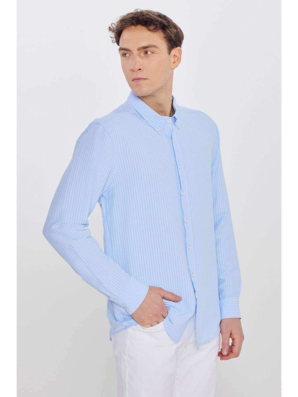 Erkek Mavi Tailored Slim Fit Dar Kesim Düğmeli Yaka Gofre Desenli Travel Gömlek-2