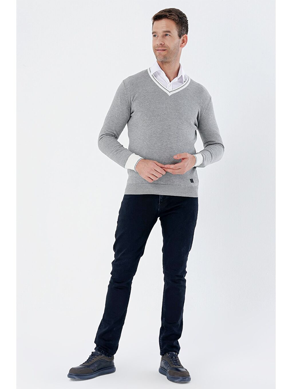 Gri Uzun Kollu Desenli Örme V Yaka Pamuklu Klasik Comfort Fit Triko 1012235168-4