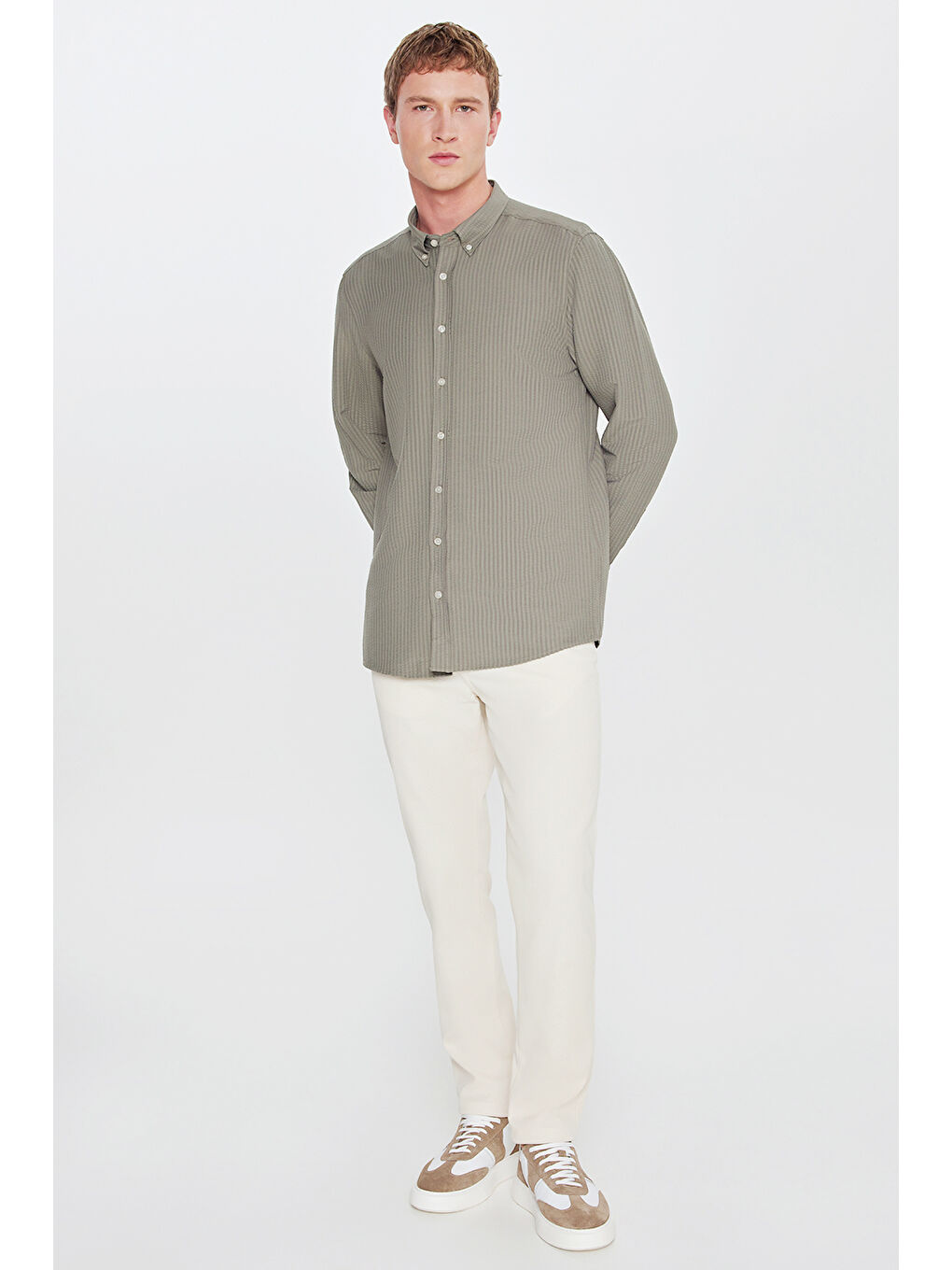 Erkek Haki Tailored Slim Fit Dar Kesim Düğmeli Yaka Gofre Desenli Travel Gömlek-1