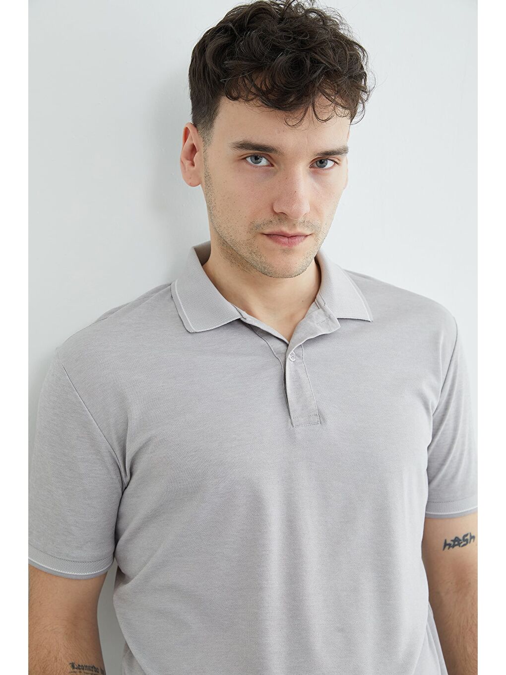 Gri Ribanalı Polo Yaka Tişört