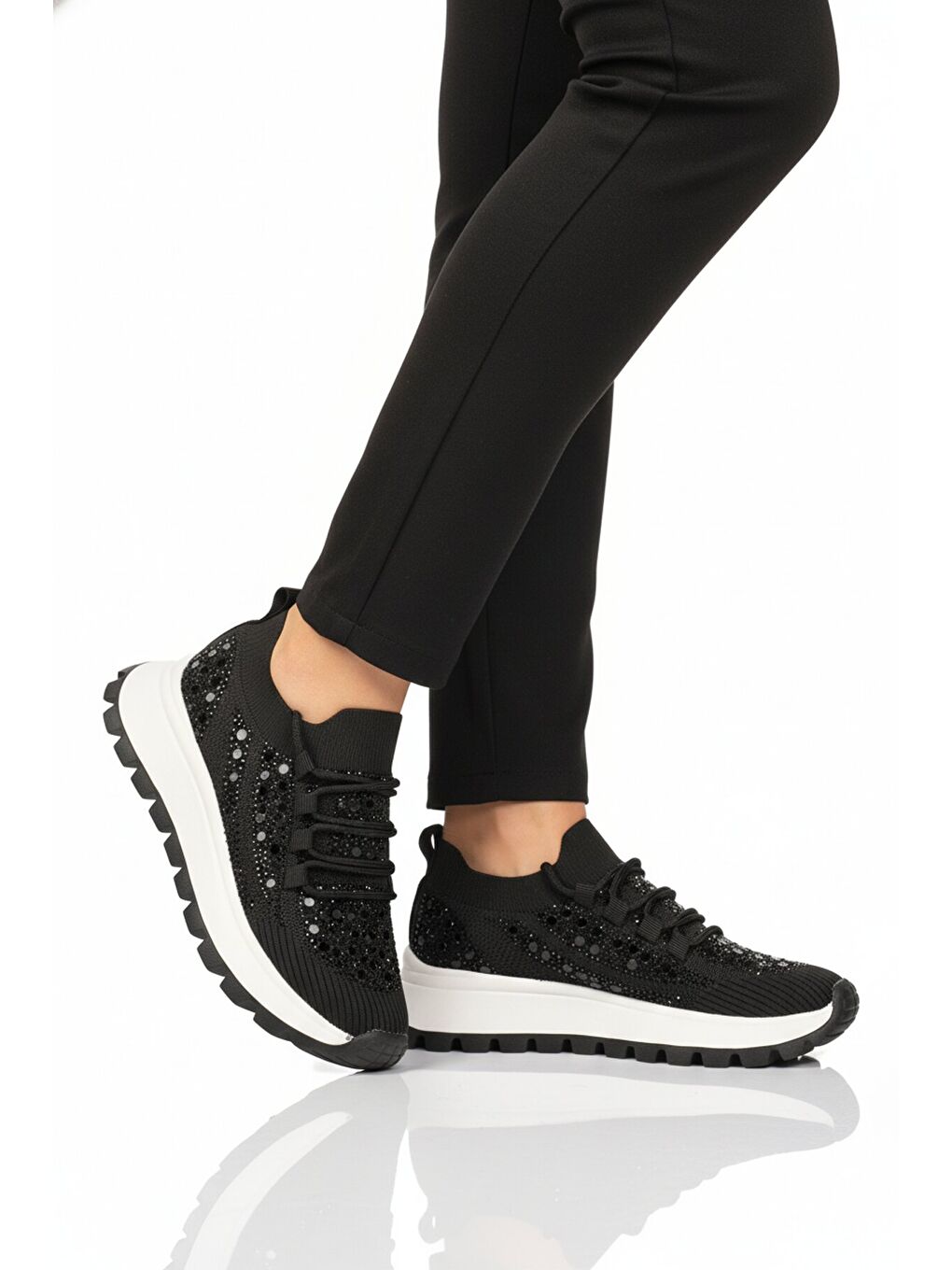 Siyah Fileli Hafif Taş İşlemeli Kadın Casual Ayakkabı 451161 Z