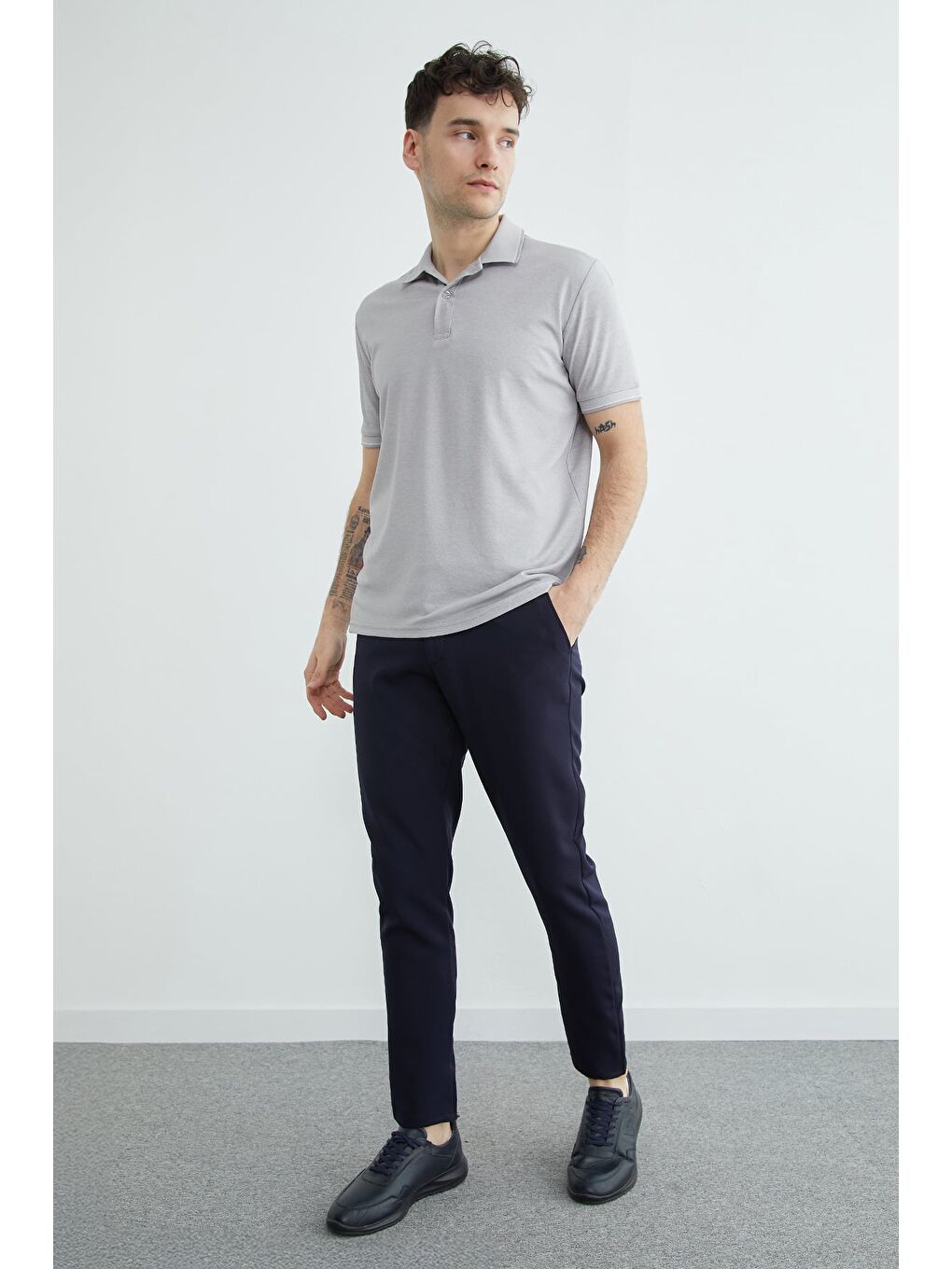 Gri Ribanalı Polo Yaka Tişört-4