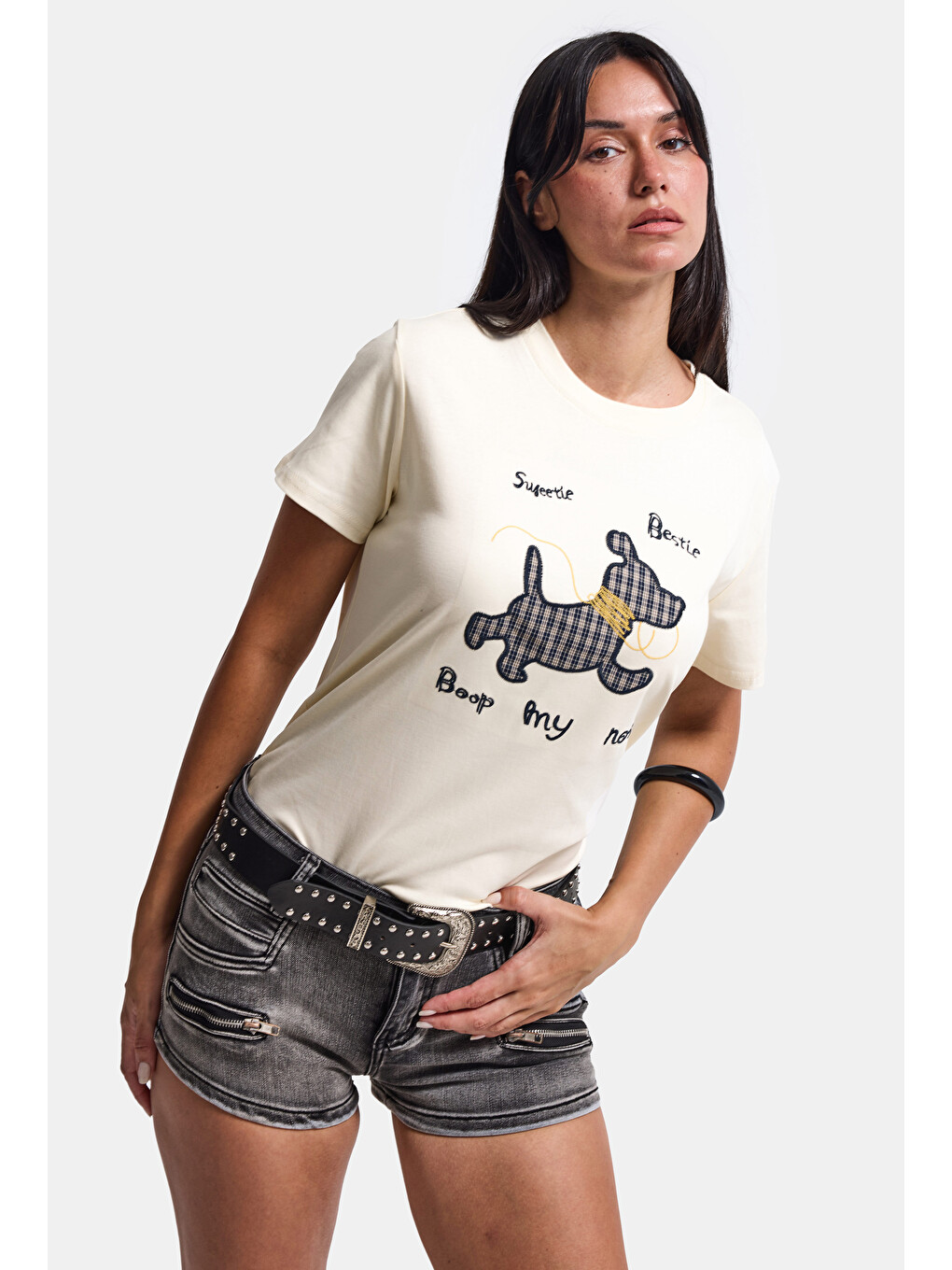 Kadın Bej Bol Kesim Köpek Nakışlı Özel Tasarım T-shirt-2