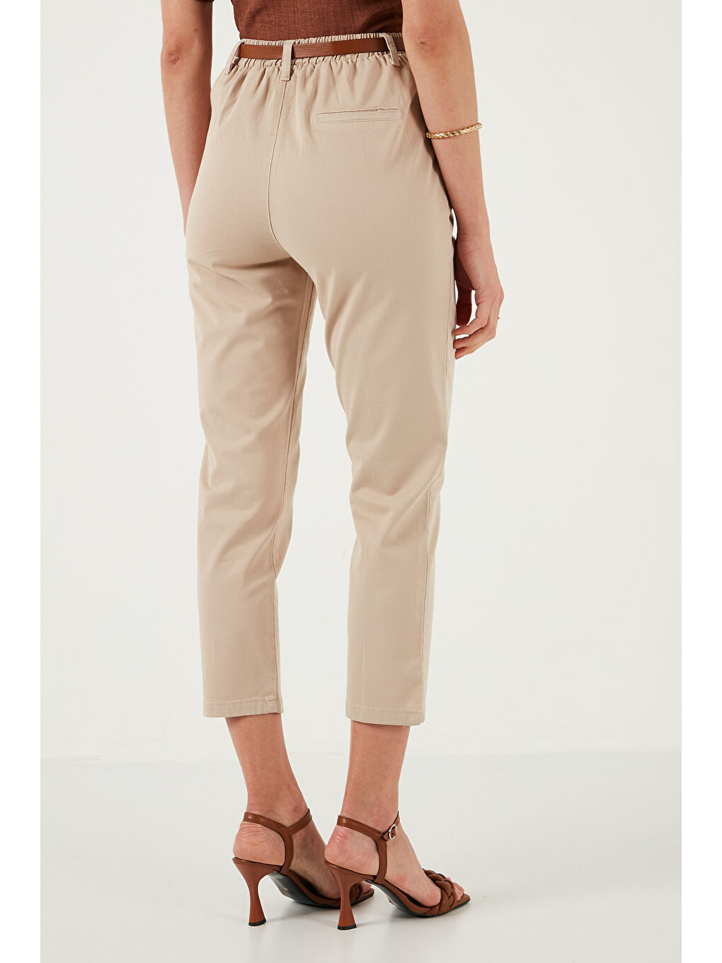 Bej Streç Pamuklu Regular Fit Yüksek Bel Düz Kısa Paça Kemerli Pantolon 668Yp5335-5