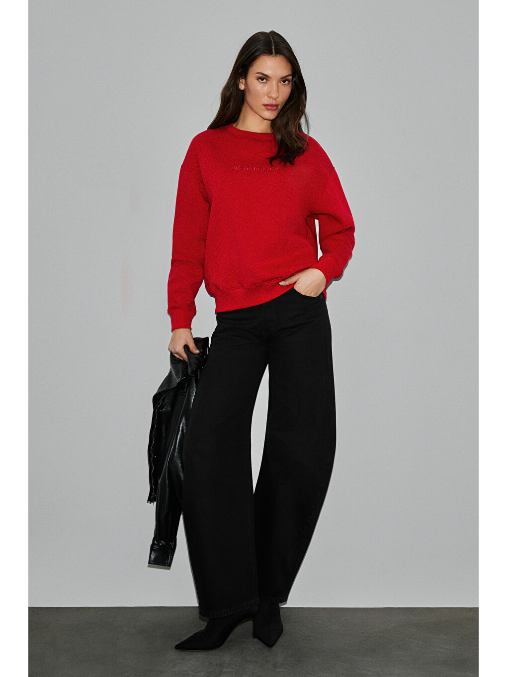 Motıon Kadın Organik Pamuklu İçi Polarlı Yuvarlak Yaka Patch Detaylı Oversize Kırmızı Sweatshirt