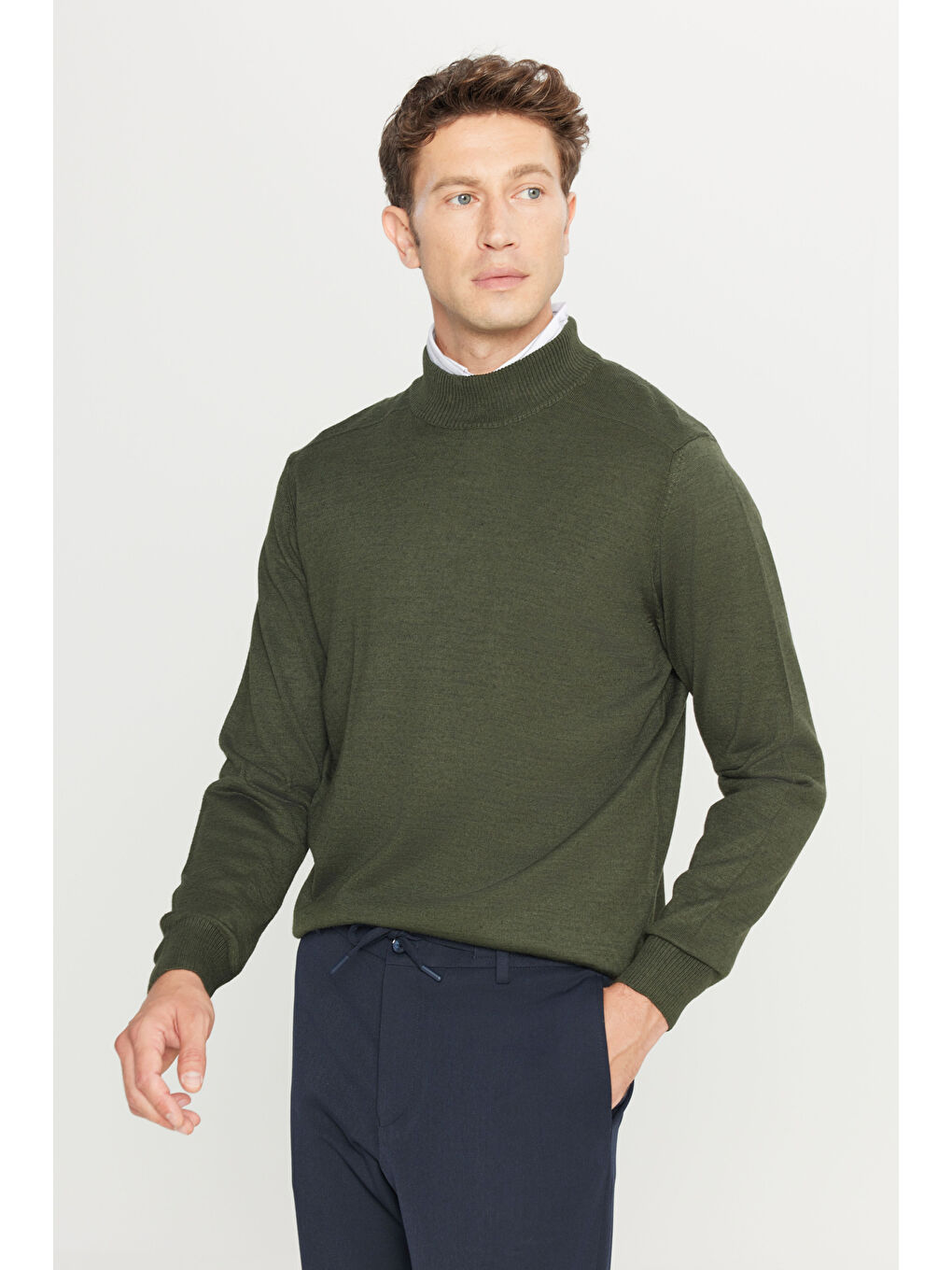 Erkek Haki Yünlü Standart Fit Normal Kesim Yarım Balıkçı Yaka Basic Triko Kazak-2
