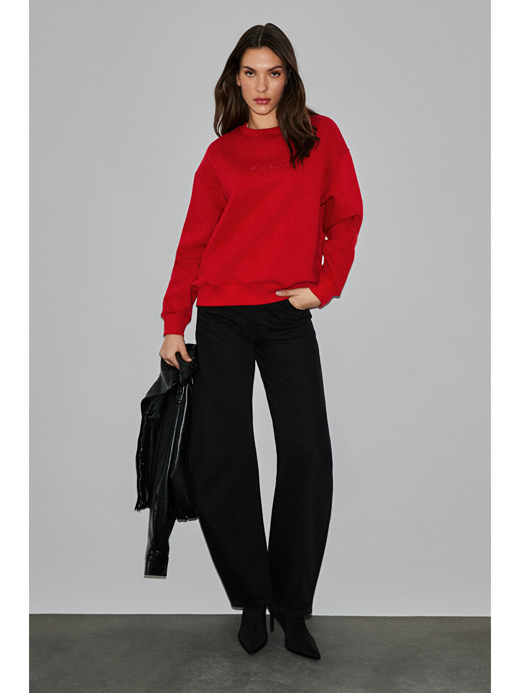 Motıon Kadın Organik Pamuklu İçi Polarlı Yuvarlak Yaka Patch Detaylı Oversize Kırmızı Sweatshirt-1